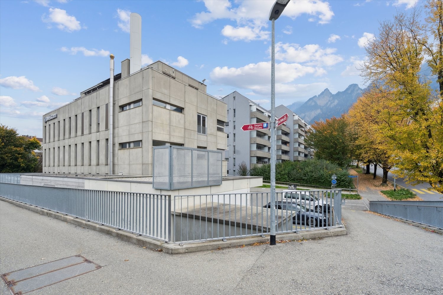 284m² office