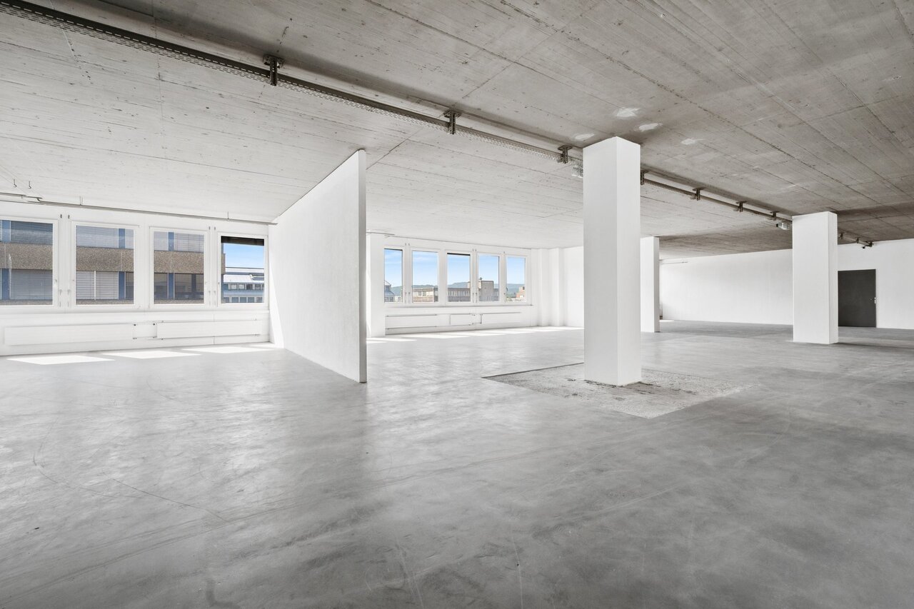 389m² commercial