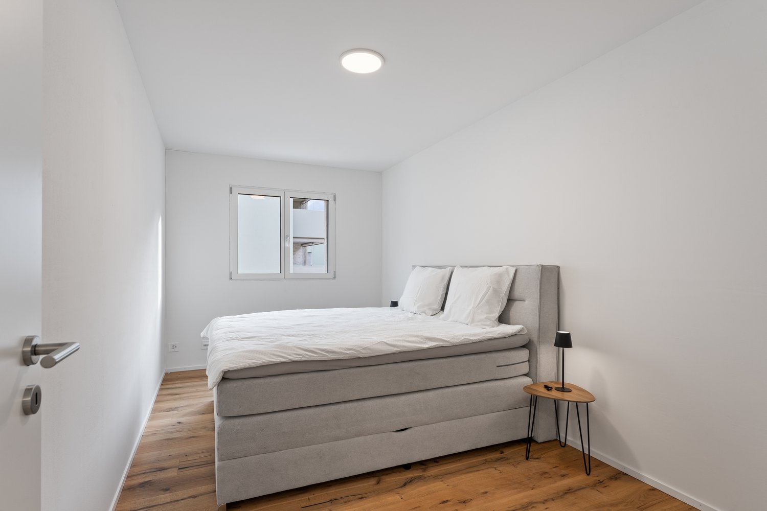 1 room single room