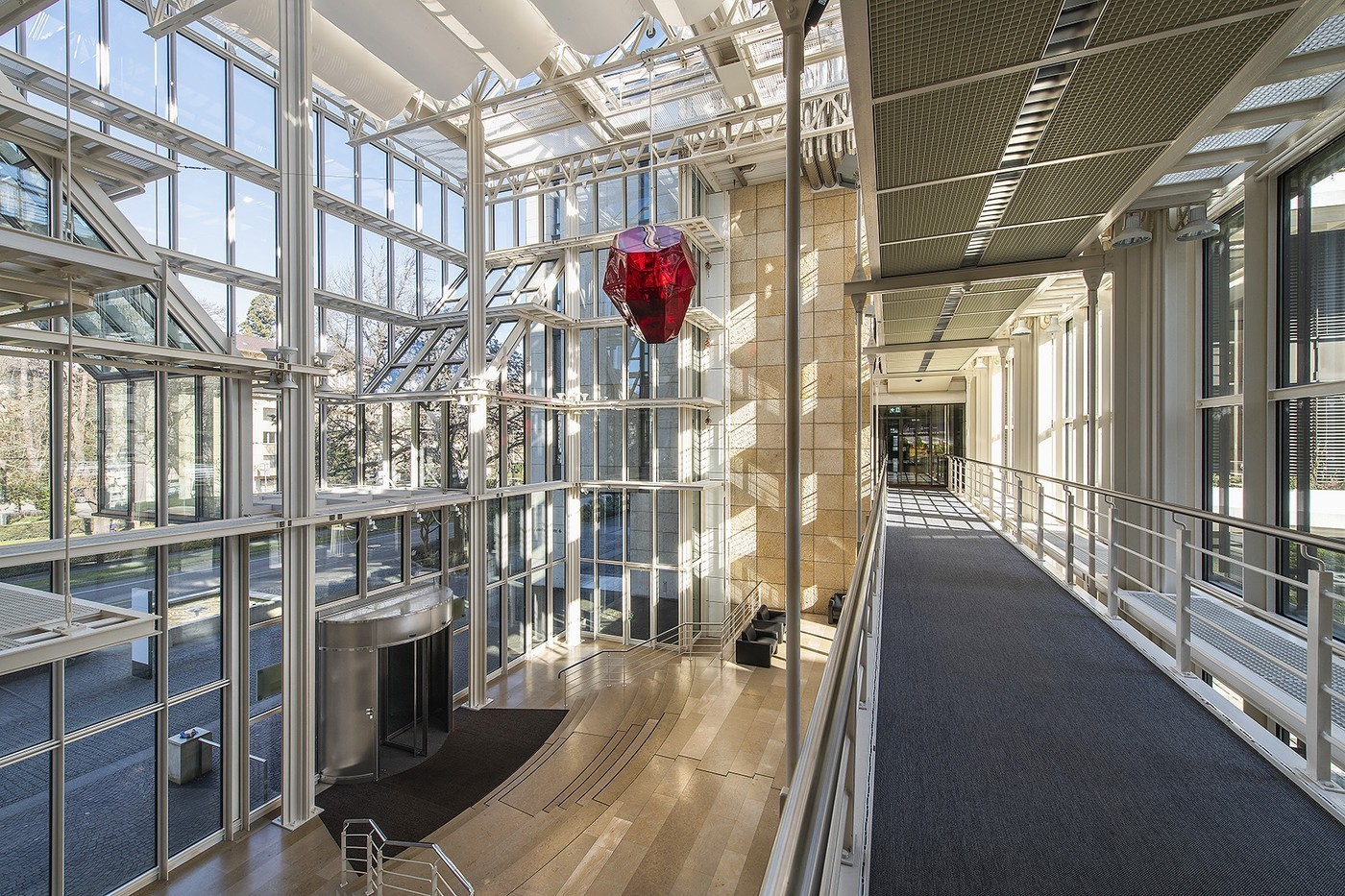 793m² office