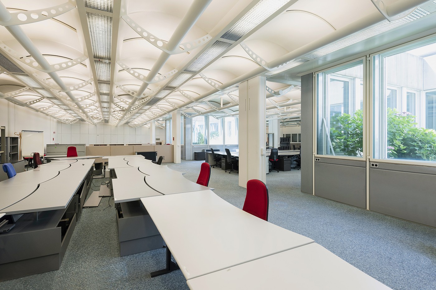 793m² office