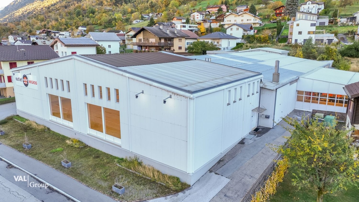 1190m² commercial