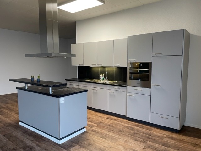 225m² office