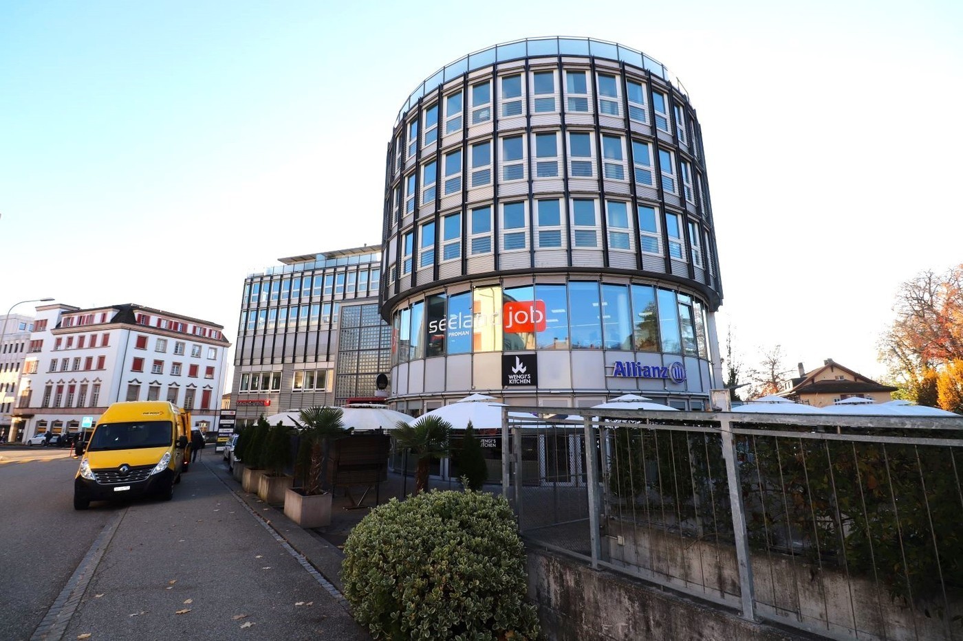 225m² office