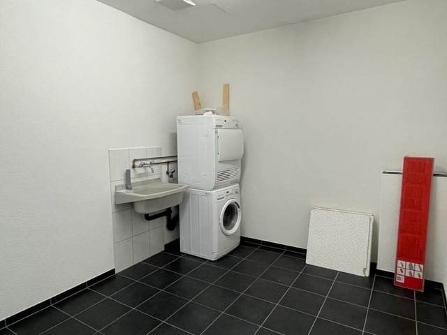 225m² office