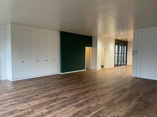 225m² office