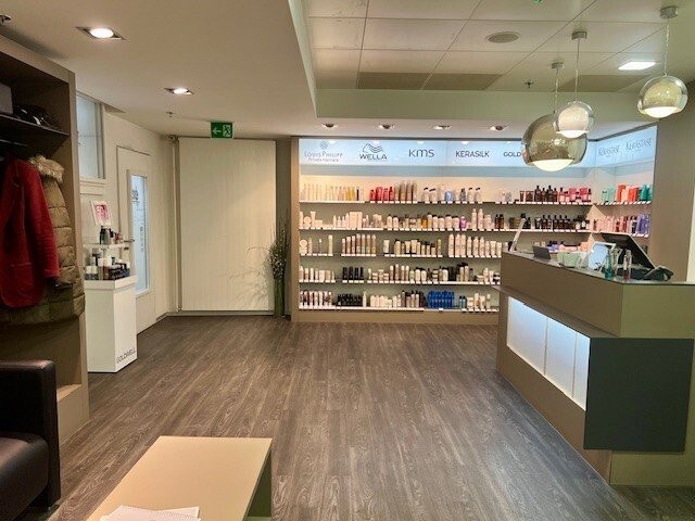 148m² shop