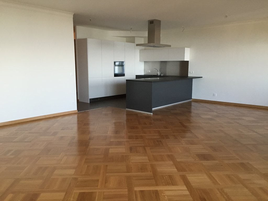 5 rooms apartment