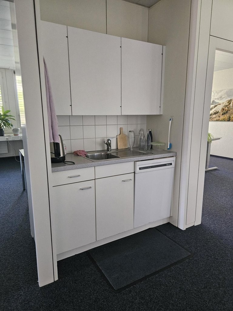 270m² office