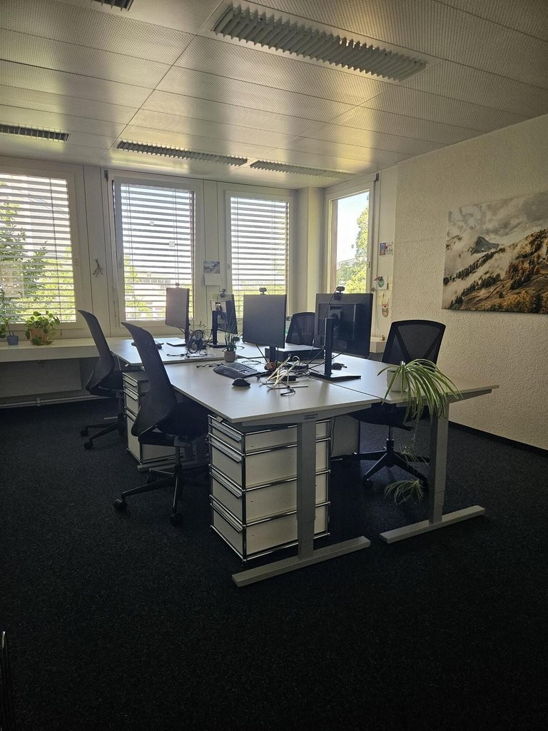 270m² office