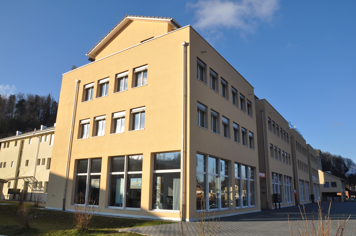 75m² commerciale