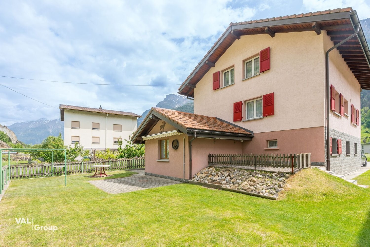 8 ½ rooms single house
