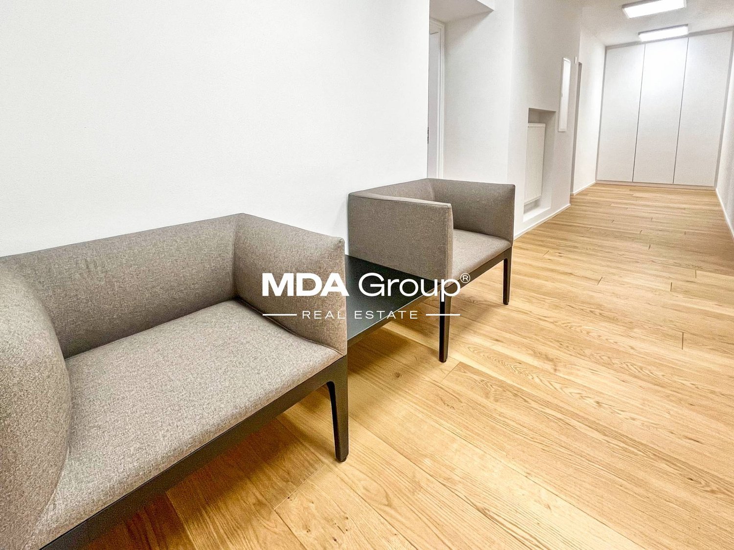 145m² office