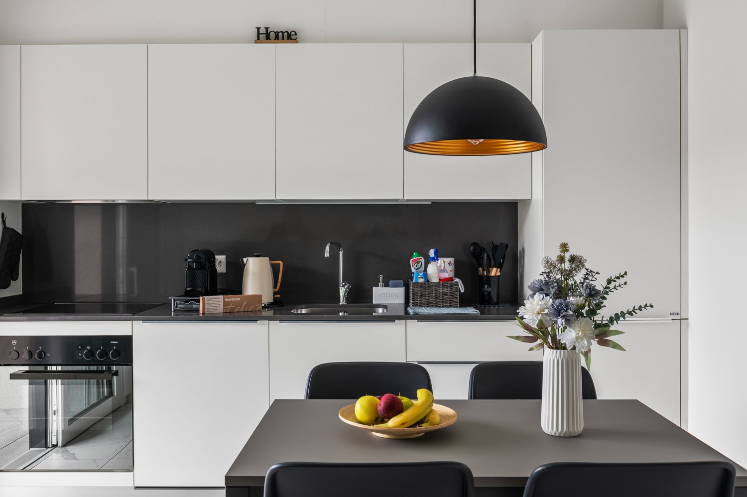 2 ½ Zimmer möblierte Wohnung