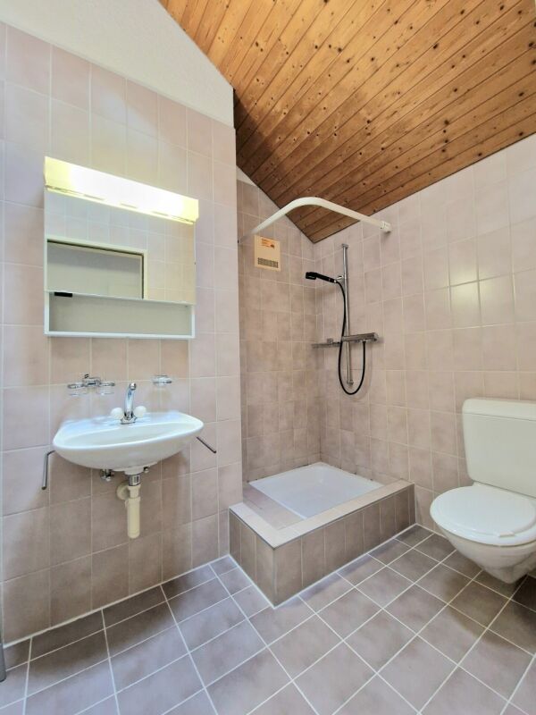5 rooms apartment