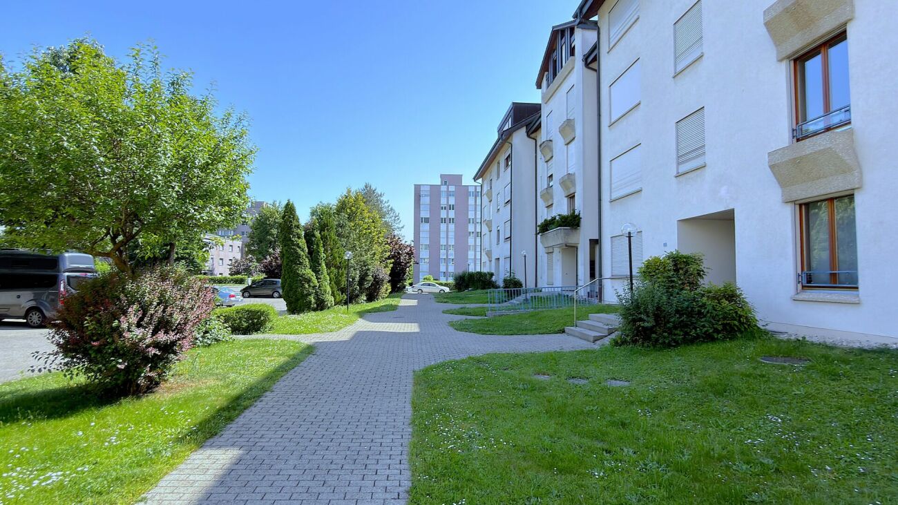 5 rooms apartment