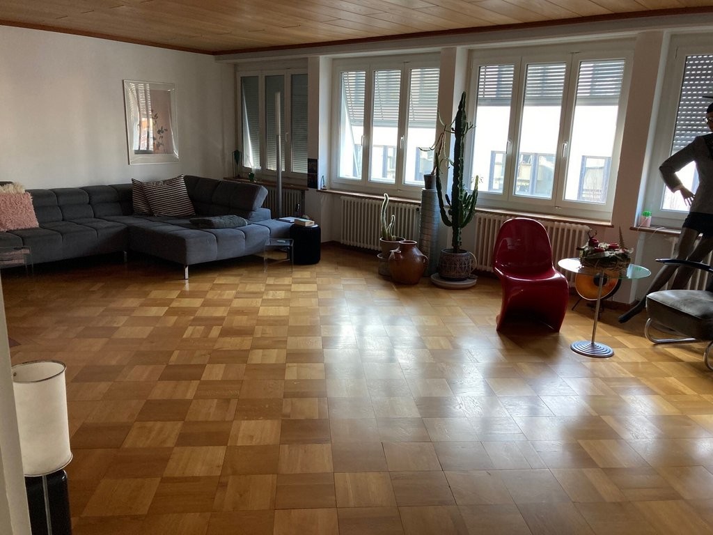 5 rooms apartment