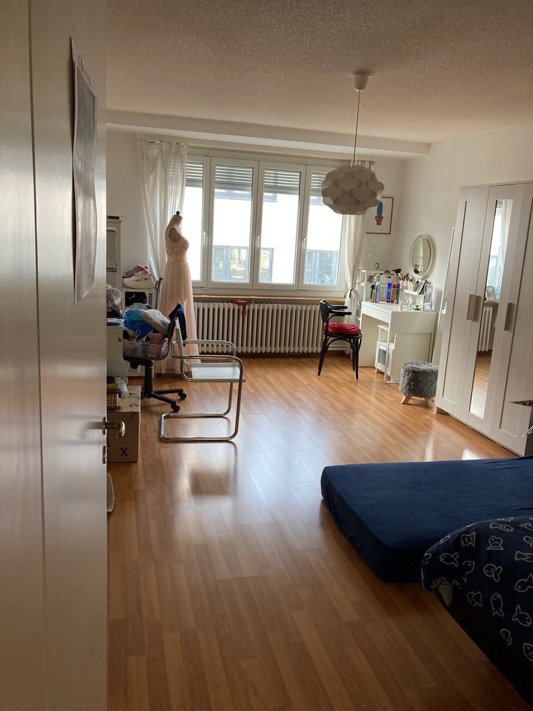 5 rooms apartment