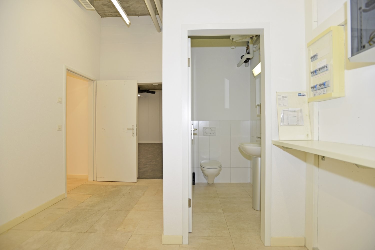154m² commercial