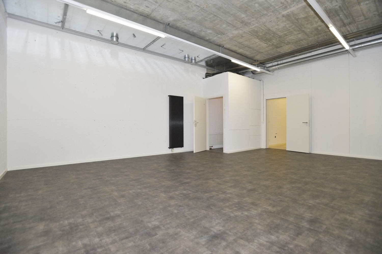 154m² commercial