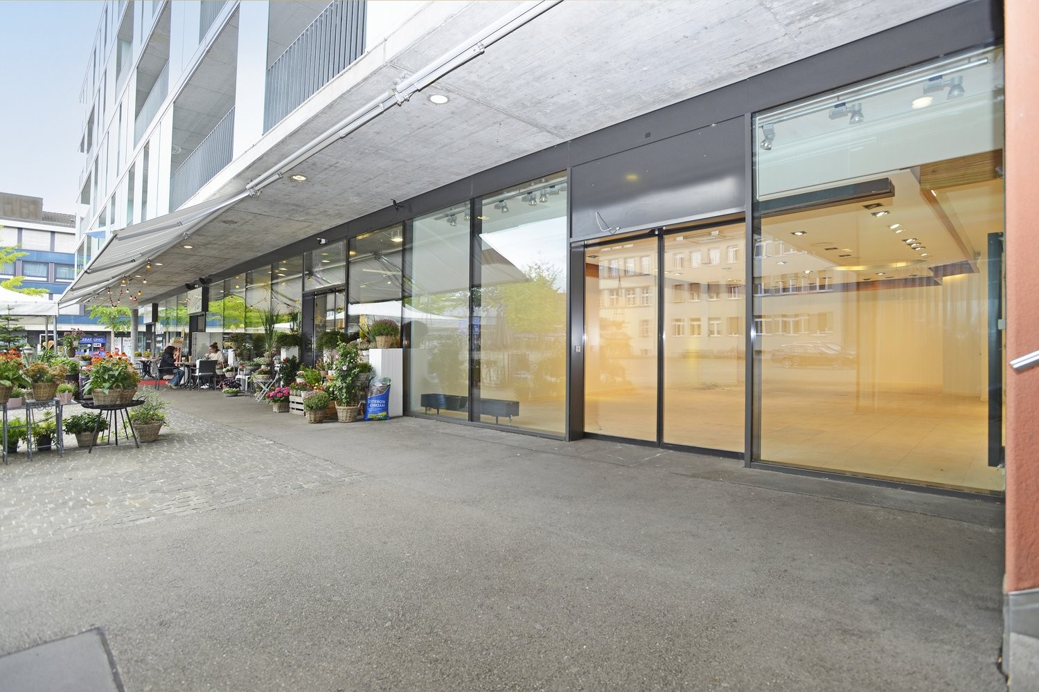154m² commercial