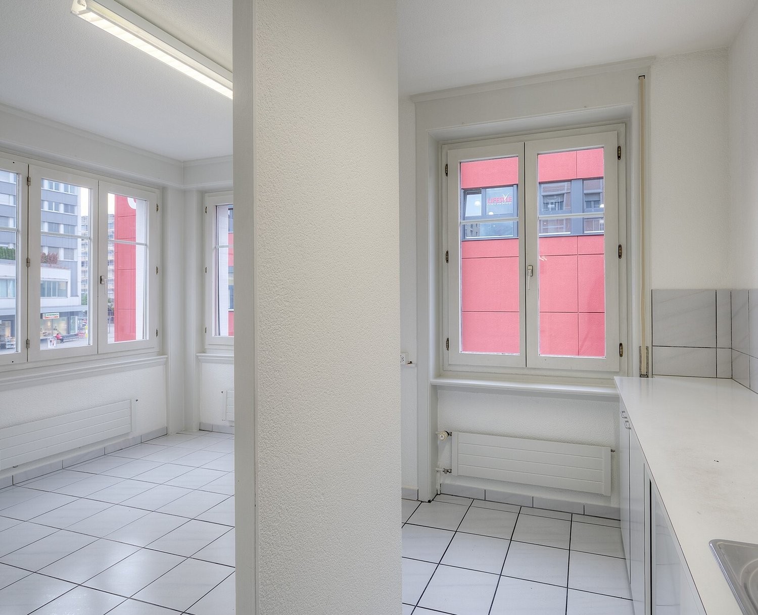 60m² shop