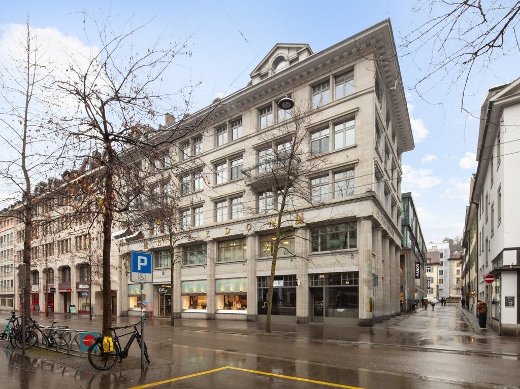 75m² shop