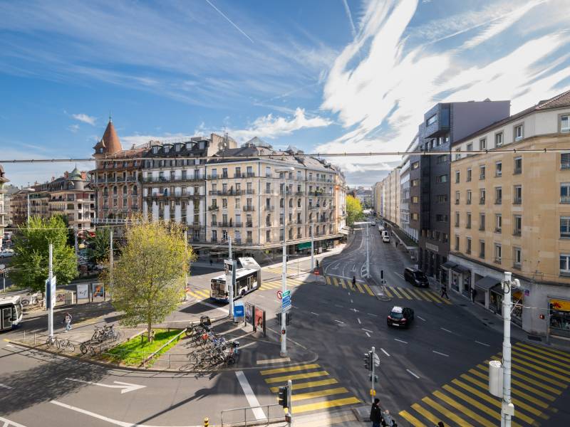 171m² office