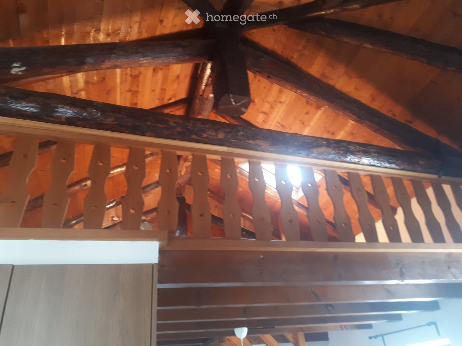 4-Zimmer-Einfamilienhaus

Haus im Zentrum von Biasca mit zwei Aussenparkplätzen. Die Immobilie ist wie folgt strukturiert:

\- Keller
\- Erdgeschoss: grosser Raum nutzbar für Hobby / Büro / Waschküche
\- Erster Stock: zwei Zimmer und Badezimmer
\- Zweiter Stock: Wohnzimmer mit Kamin und integrierter