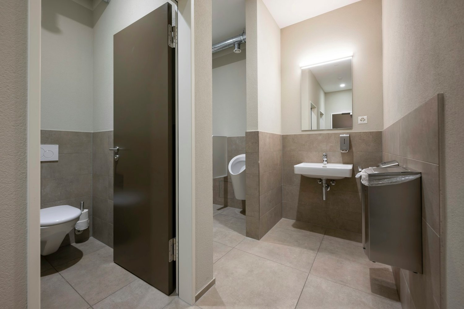 600m² office