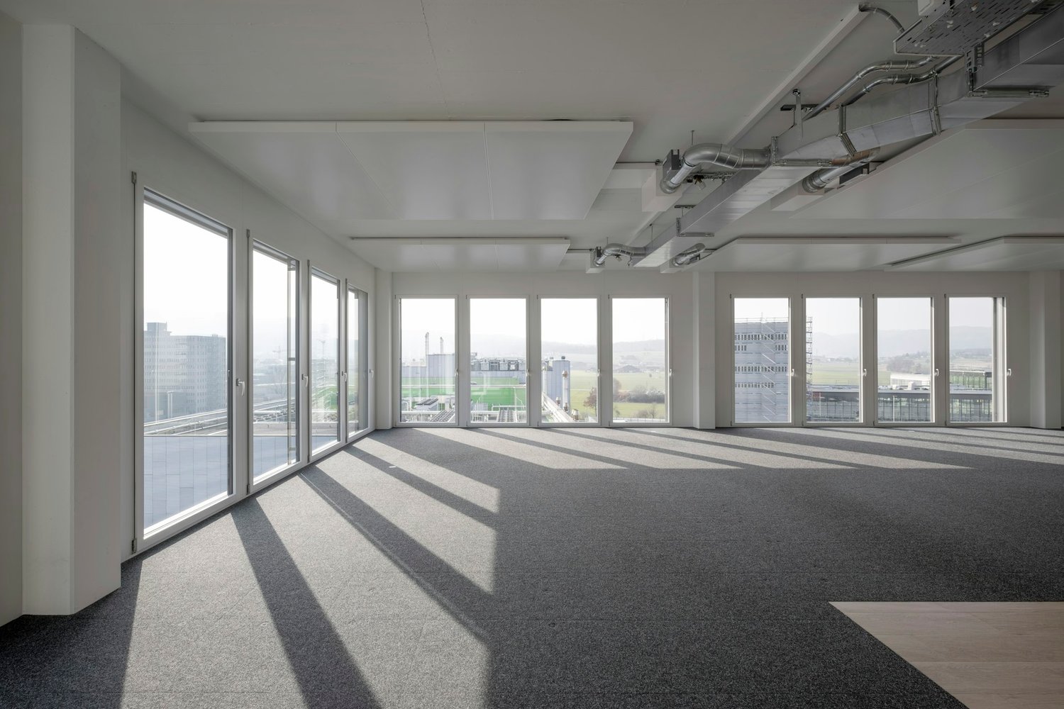 600m² office