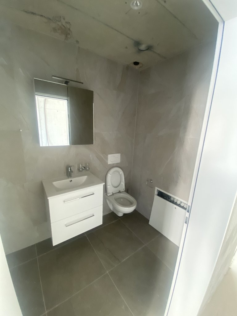 171m² commercial