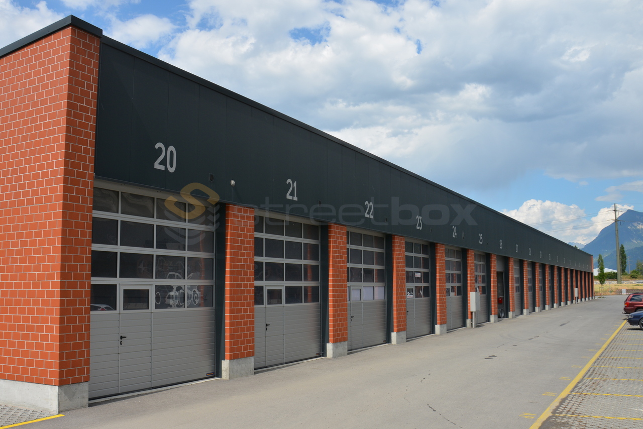 60m² commercial