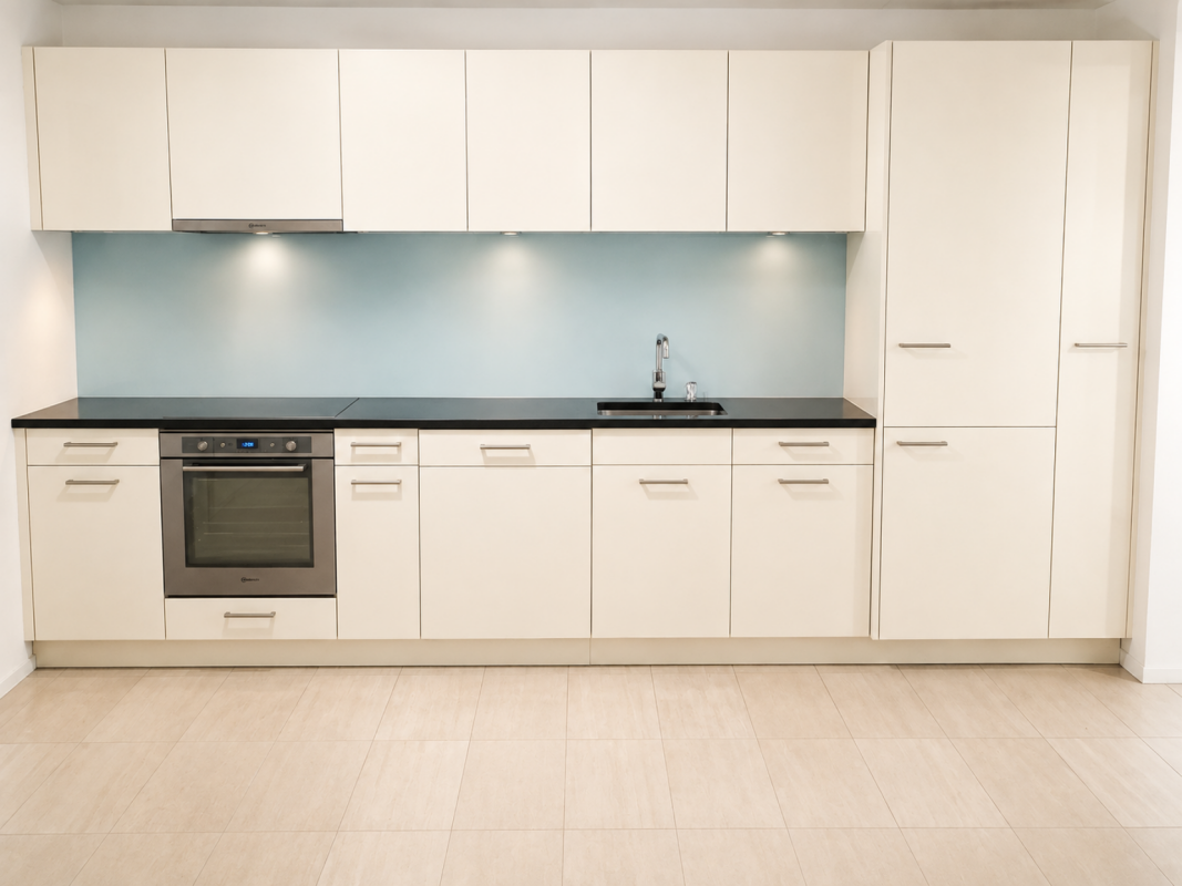 Moderno appartamento di 3.5 locali in una posizione tranquilla di Liestal 

Affittiamo da subito o su accordo questo moderno appartamento con il seguente standard di finitura: 

  * Cucina con lavastoviglie e piano cottura in vetroceramica 
  * Bagno con vasca da bagno 
  * Proprio locale tecnico co