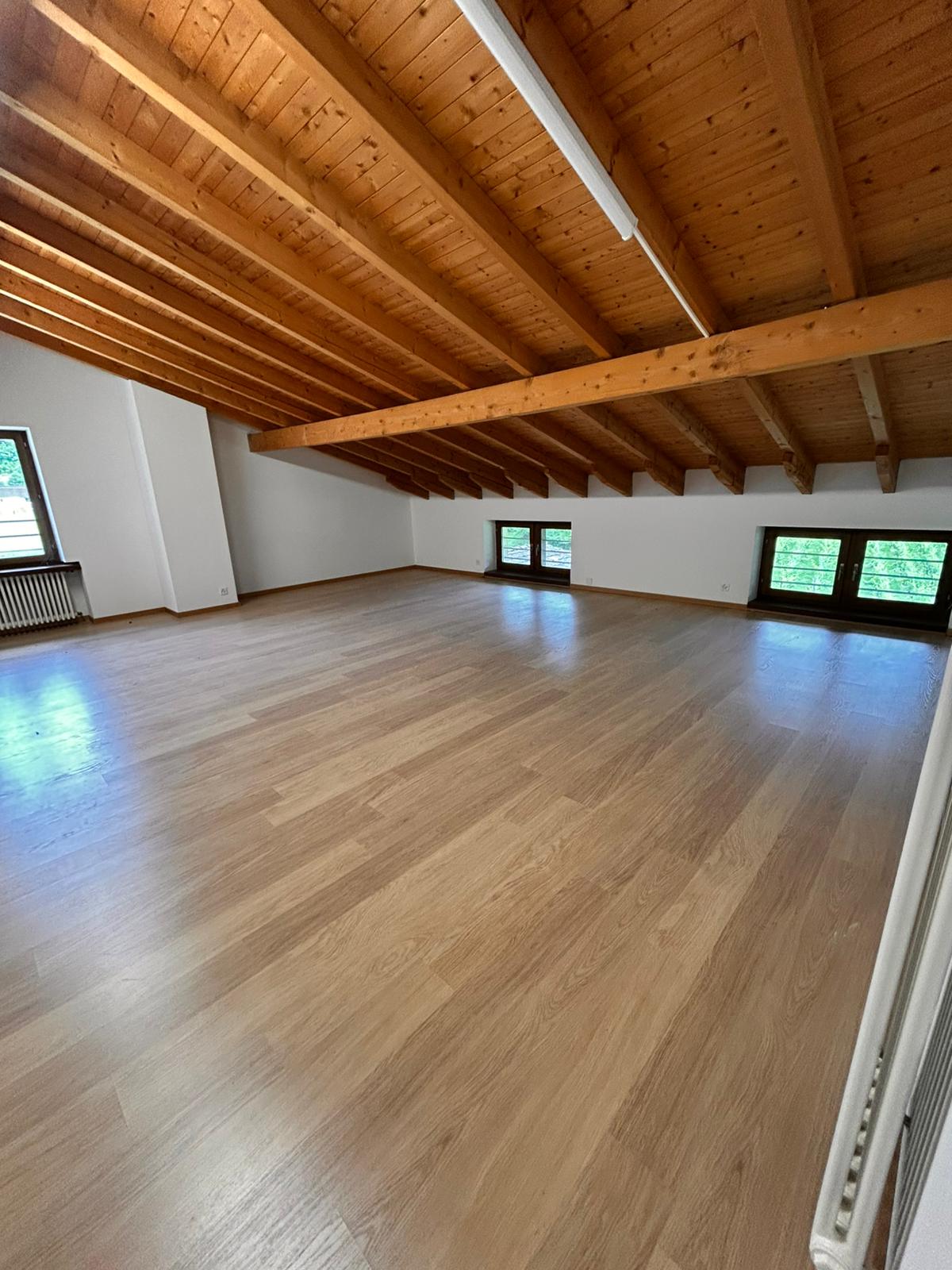 72m² shop
