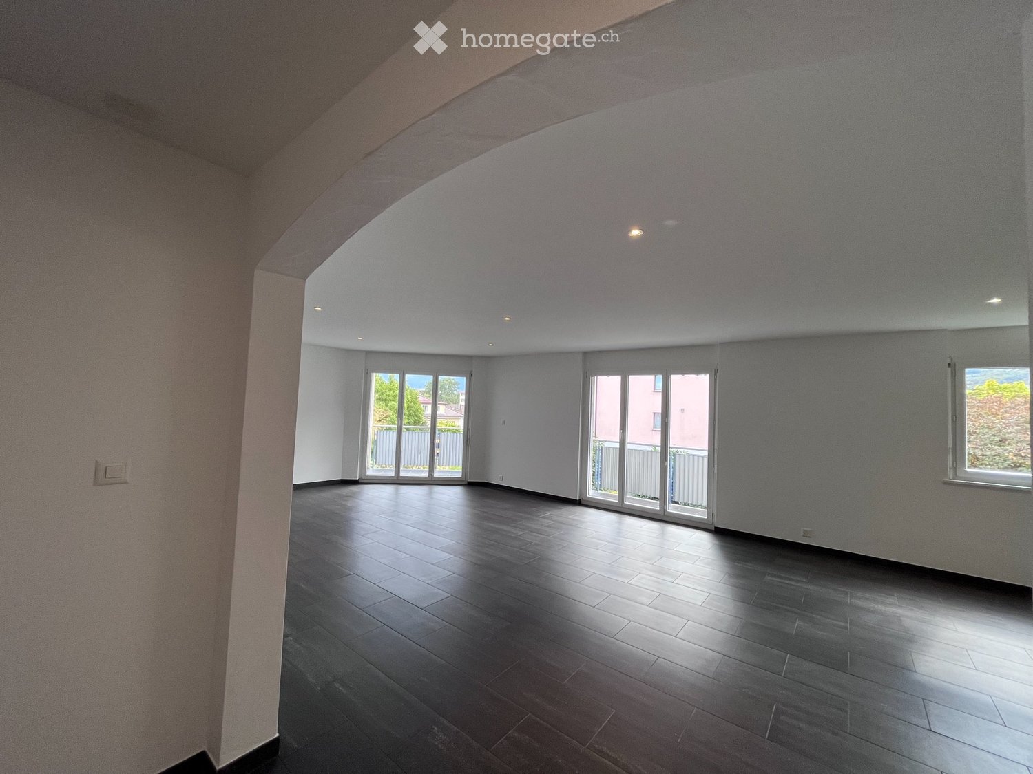 5 rooms apartment