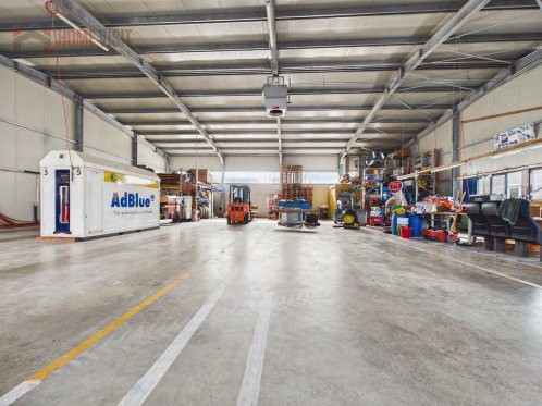 800m² commerciale