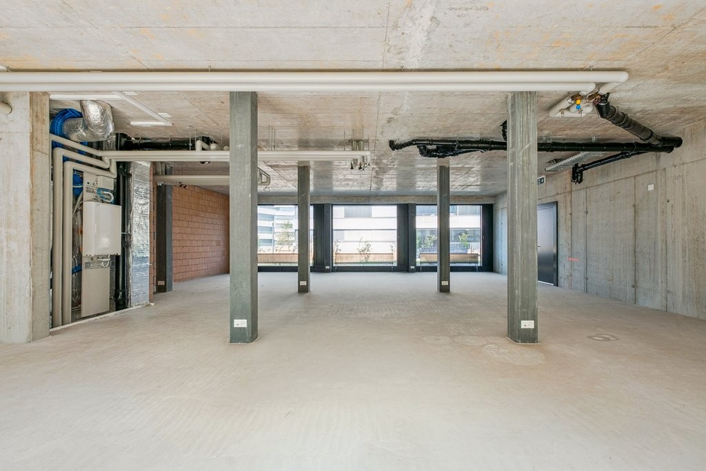 150m² commercial