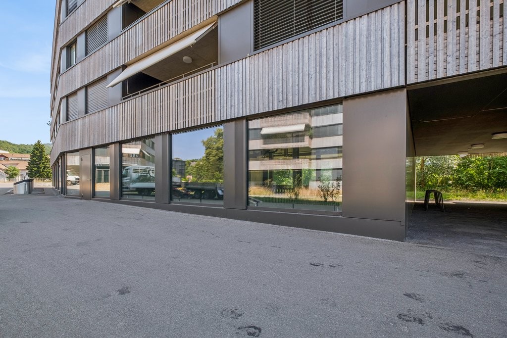 150m² commercial