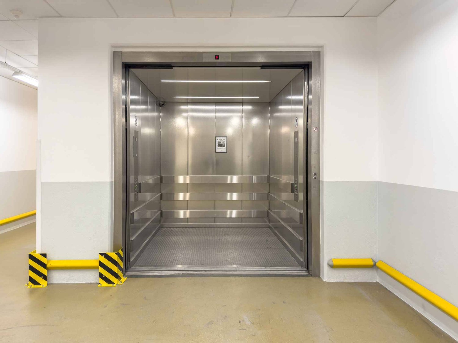180m² commercial