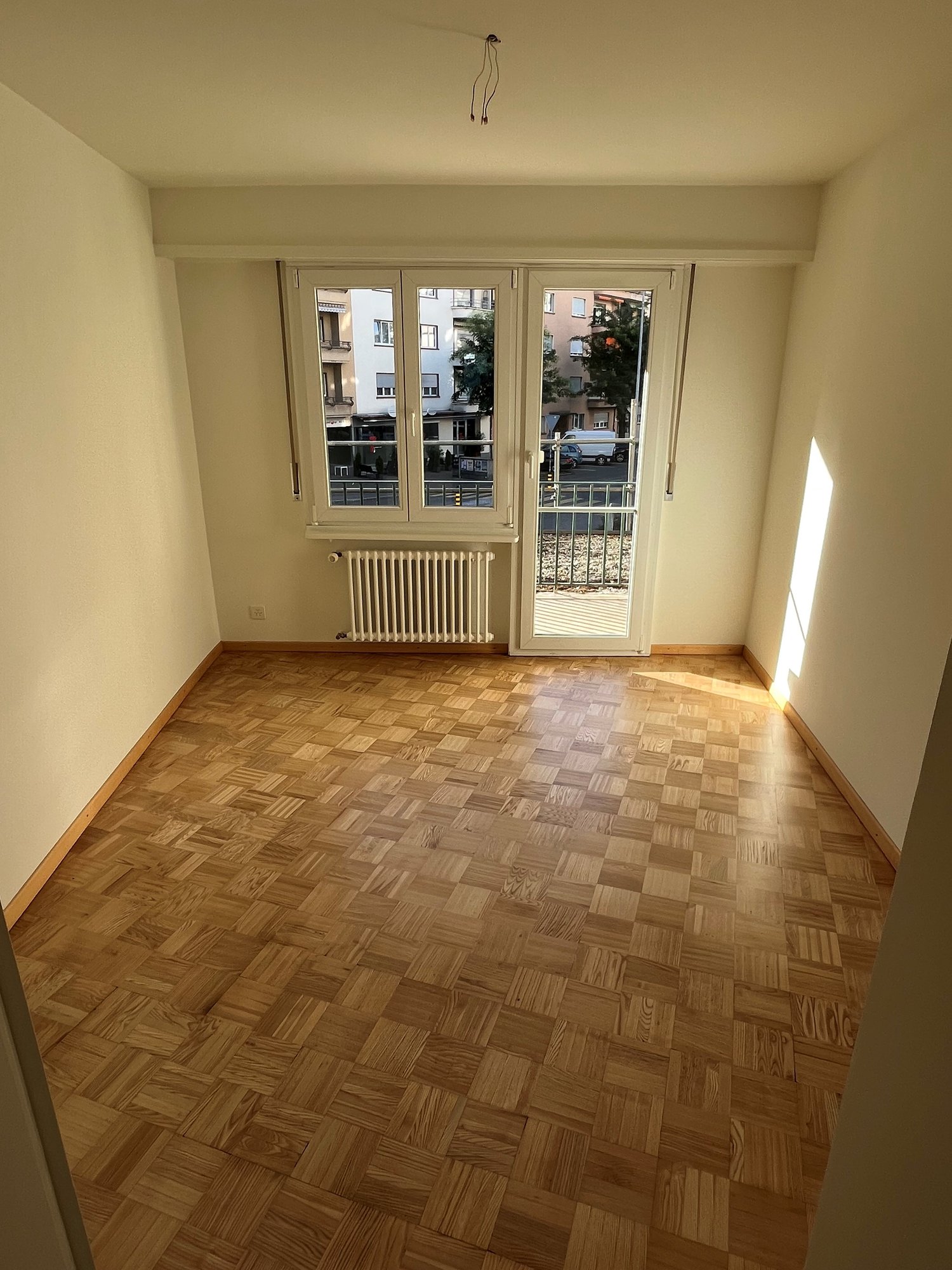 83m² commercial