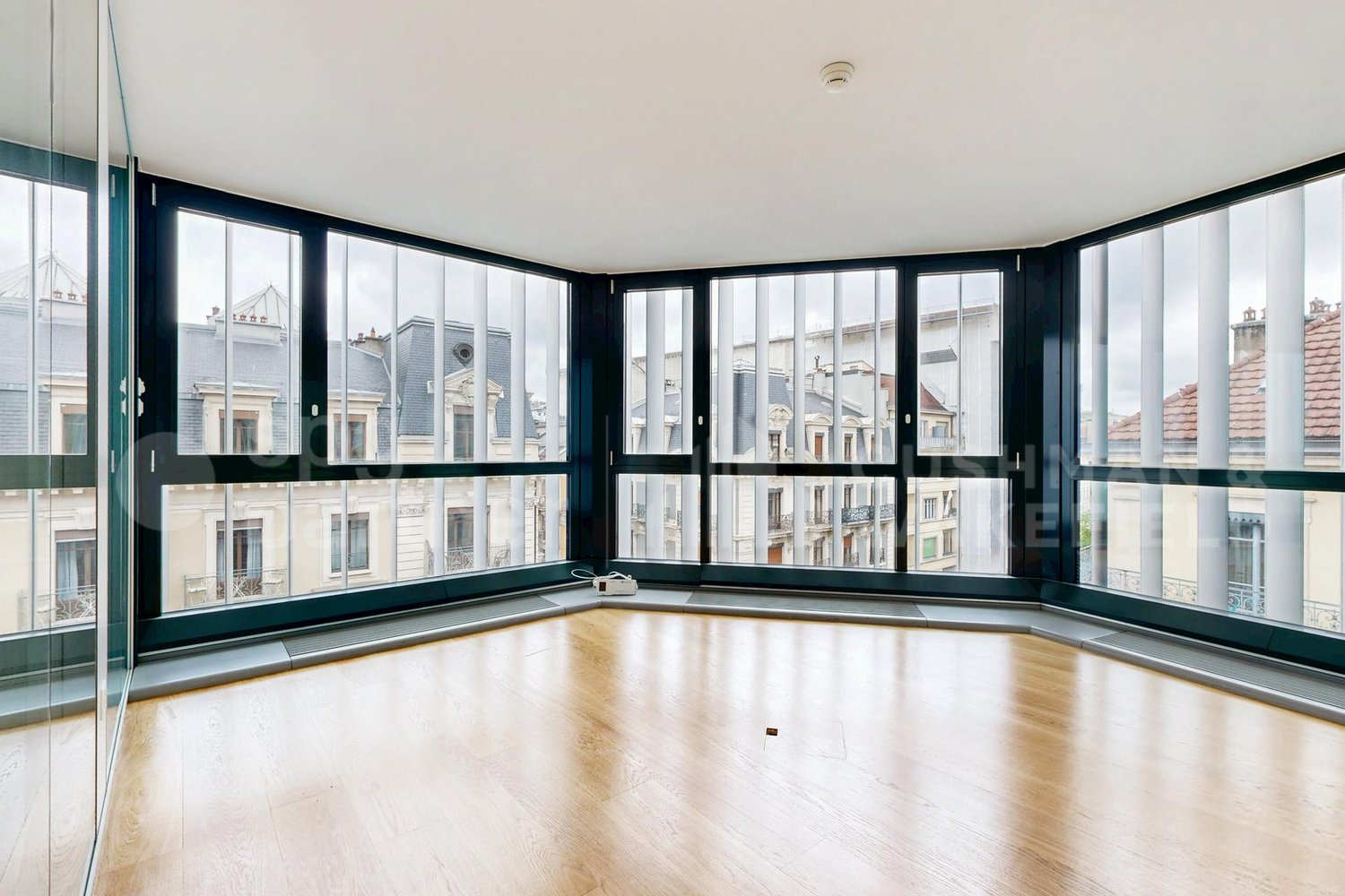 277m² office