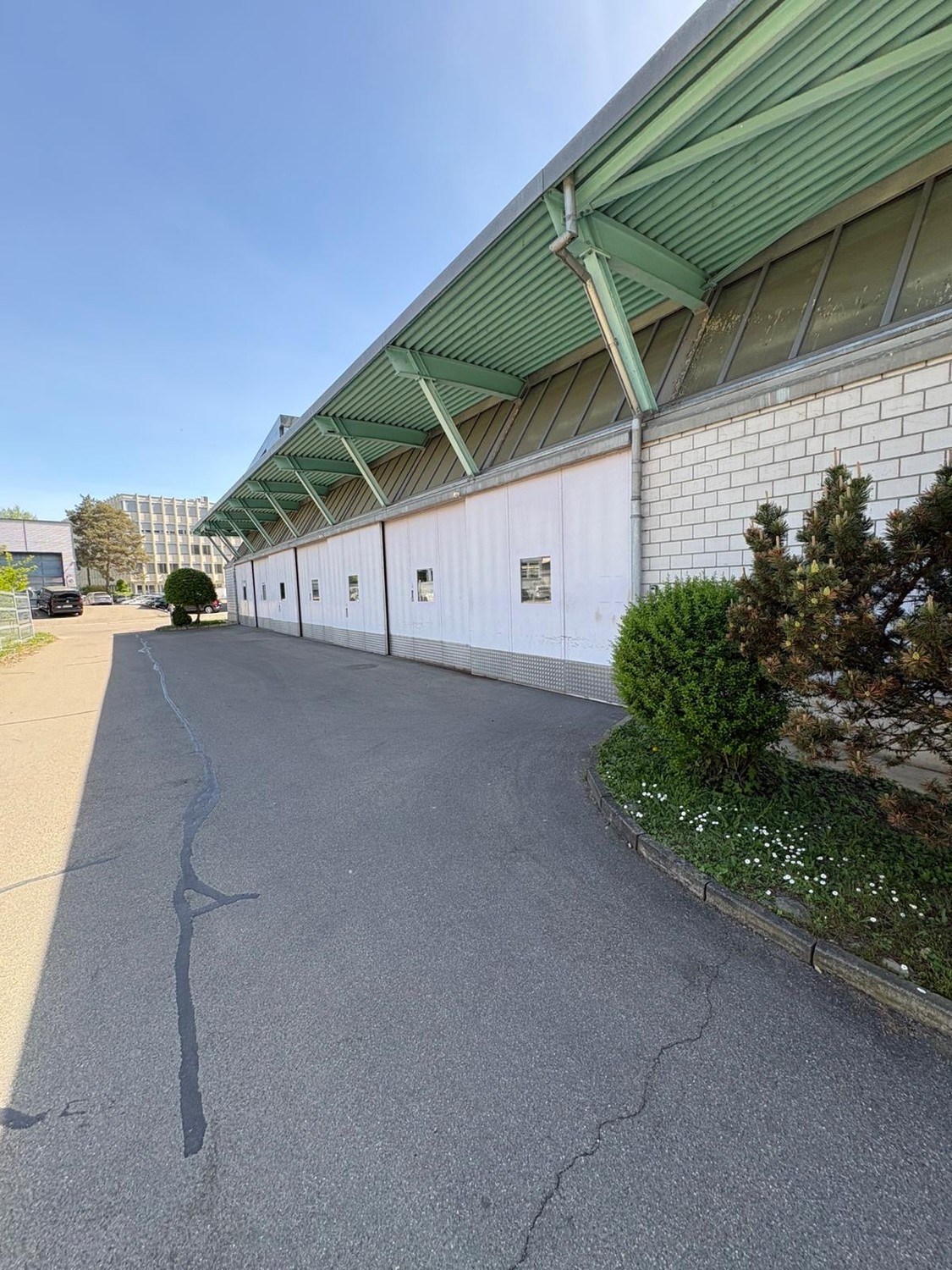 784m² commercial
