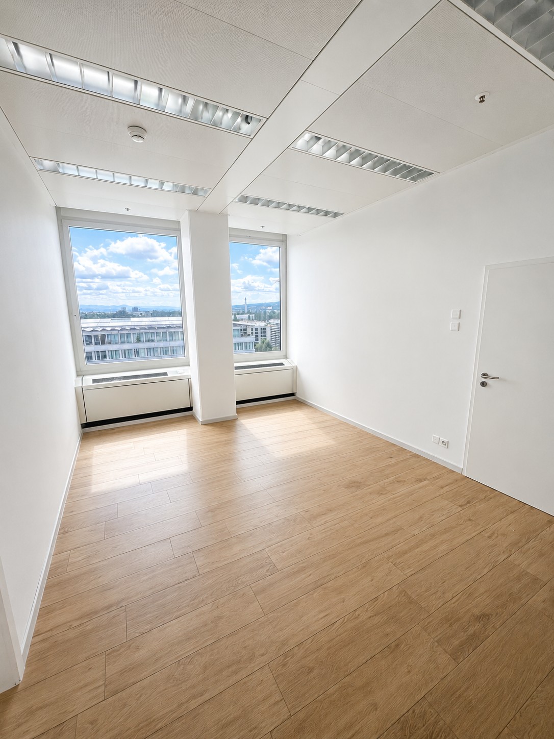 550m² commercial