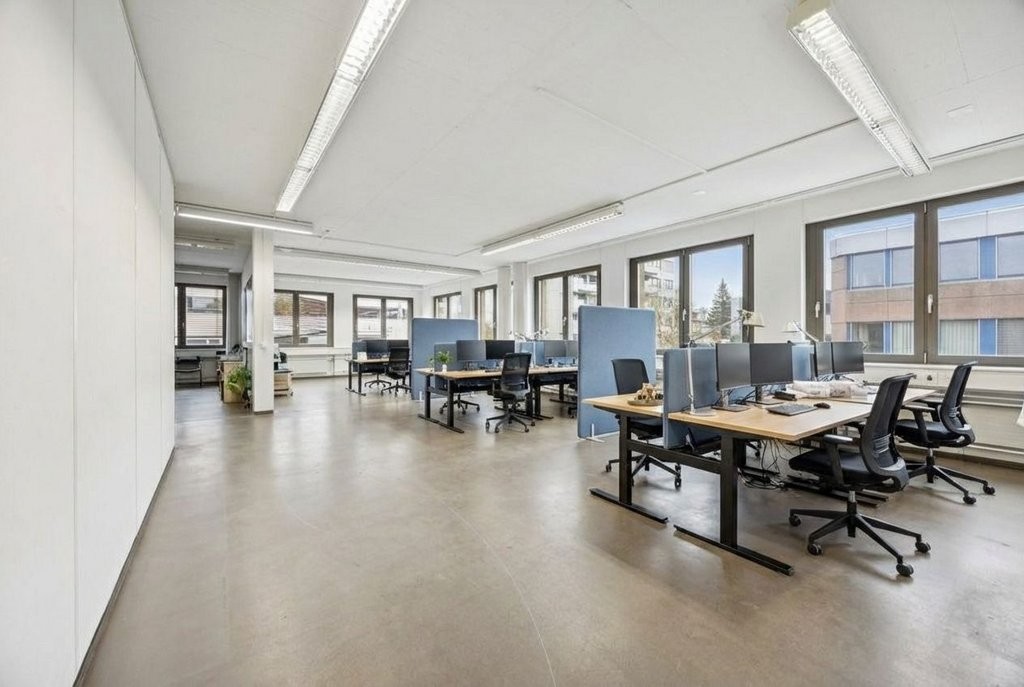 269m² office
