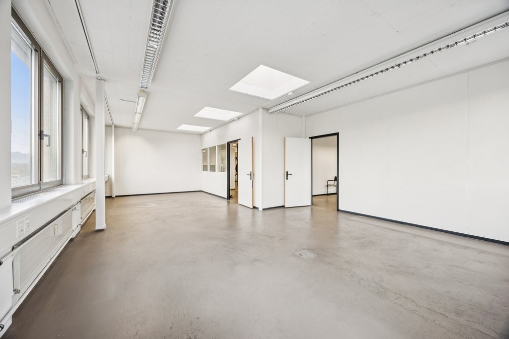 269m² office