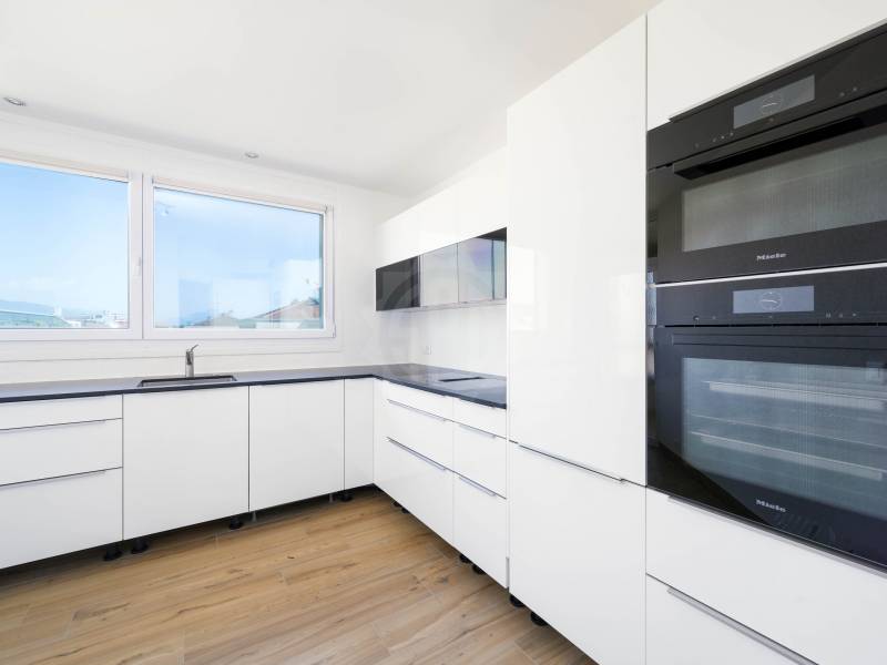 6 rooms apartment