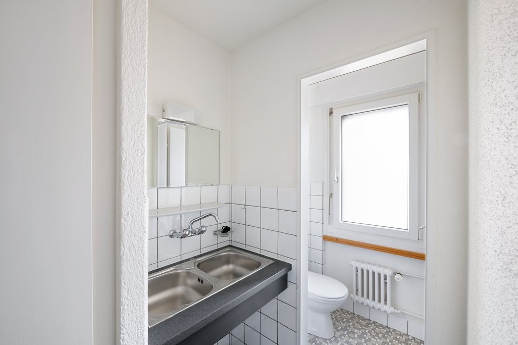 84m² office