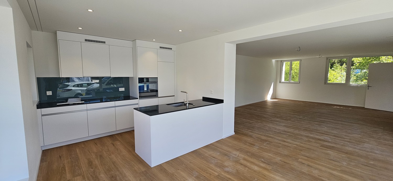 84m² shop