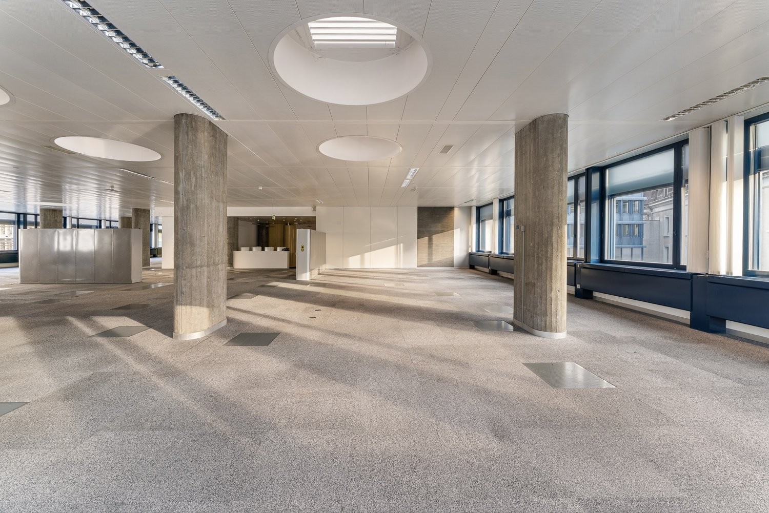 840m² office